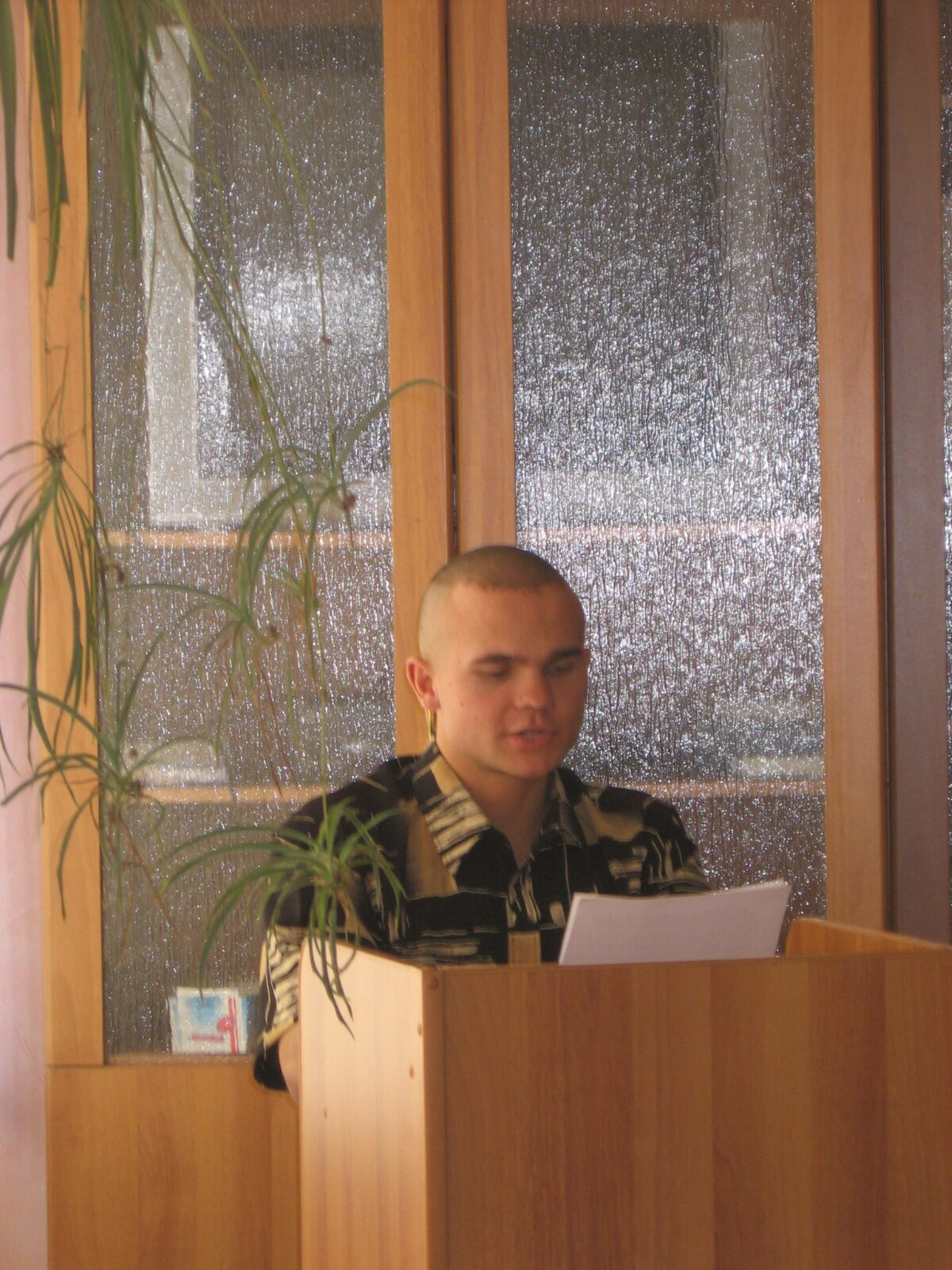 Заседание секции «Этнография и устная история». Выступает студент Дмитрий Афонькин.